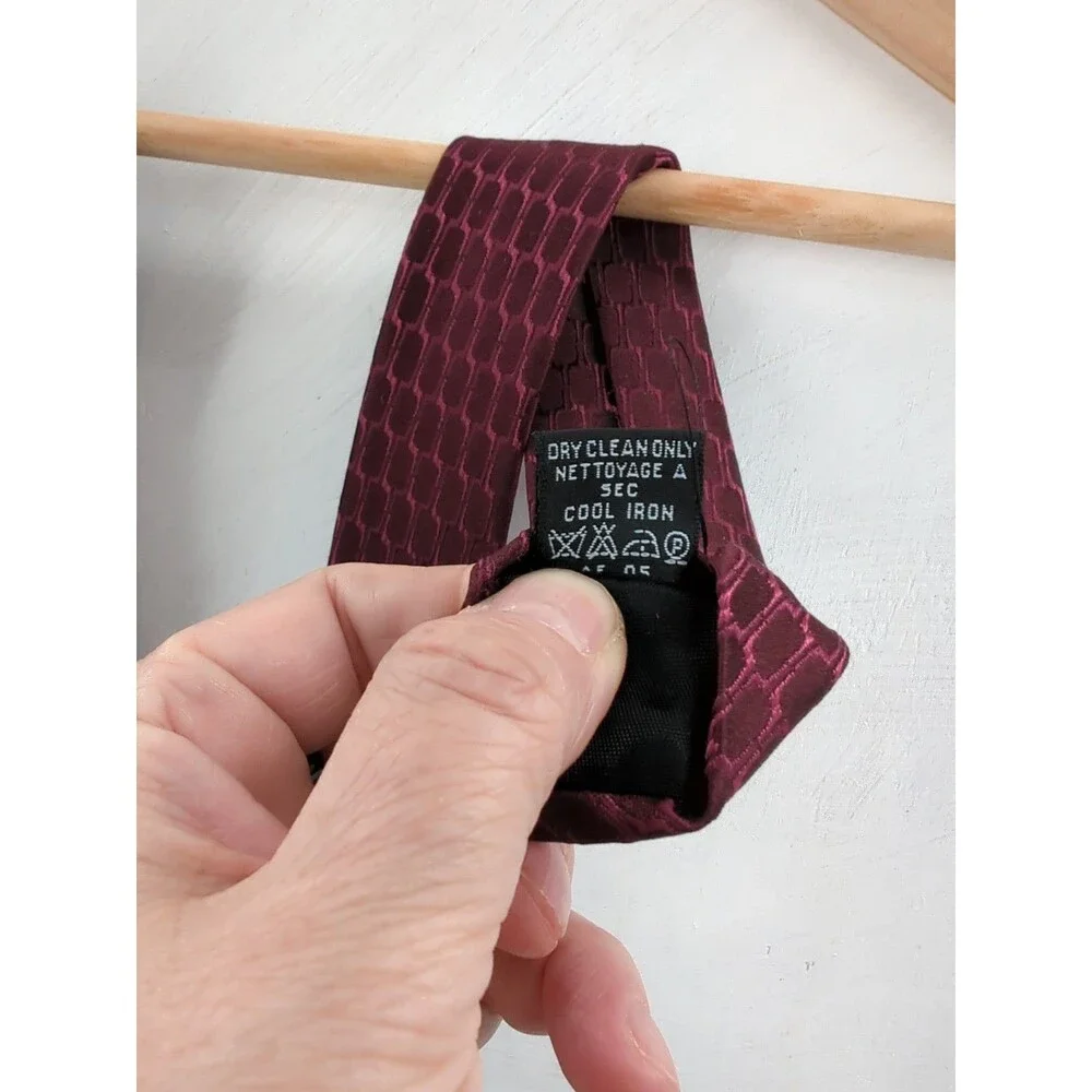 LONGCHAMP Paris Burgundy 100% Silk Honeycomb Tie Designer Old Money Luxury